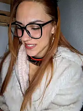 Snapshot of SlimBellaa chatting on 10/18/25, 09:39 SlimBellaa online show from 10/18/25, 09:39