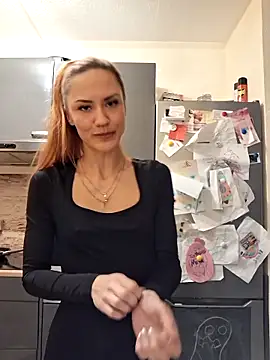 SlimBellaa online show from 12/21/25, 09:37