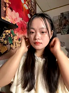 Snapshot of Julia-Elsa chatting on 10/12/25, 04:25 Julia-Elsa online show from 10/12/25, 04:25