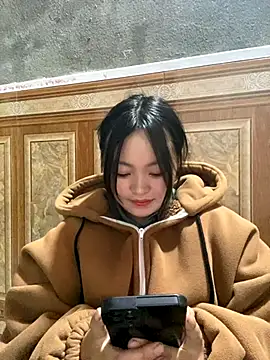 Snapshot of Julia-Elsa chatting on 11/01/25, 07:13 Julia-Elsa online show from 11/01/25, 07:13