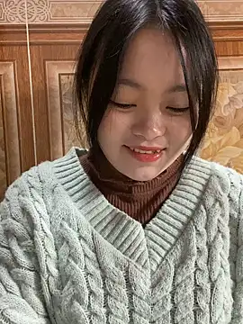 Snapshot of Julia-Elsa chatting on 11/04/25, 04:05 Julia-Elsa online show from 11/04/25, 04:05