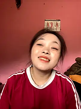 Snapshot of Julia-Elsa chatting on 10/17/25, 03:21 Julia-Elsa online show from 10/17/25, 03:21