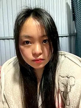 Snapshot of Julia-Elsa chatting on 12/19/25, 04:42 Julia-Elsa online show from 12/19/25, 04:42