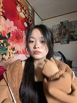 Snapshot of Julia-Elsa chatting on 10/22/25, 04:01 Julia-Elsa online show from 10/22/25, 04:01