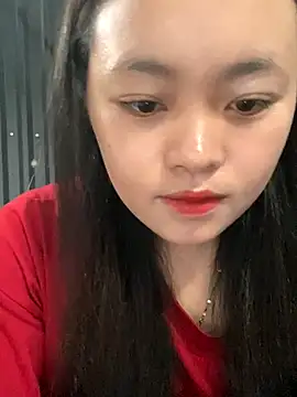 Snapshot of Julia-Elsa chatting on 11/14/25, 05:00 Julia-Elsa online show from 11/14/25, 05:00