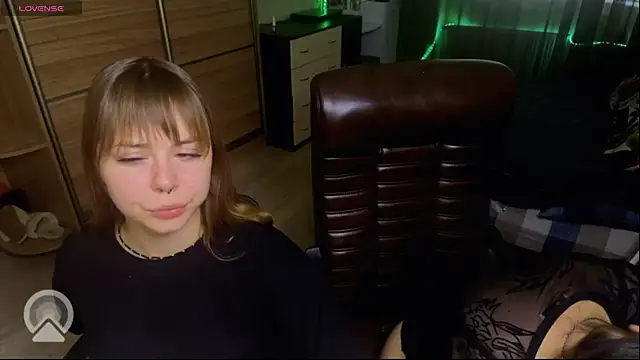 Snapshot of xxx_sandra_ chatting on 10/10/25, 01:01 xxx sandra online show from 10/10/25, 01:01