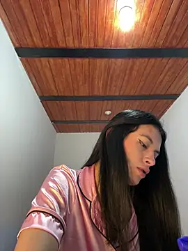 Snapshot of LiaCollings chatting on 02/03/26, 11:48 LiaCollings online show from 02/03/26, 11:48