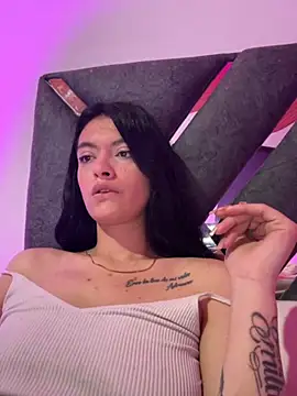 LiaCollings online show from 11/20/25, 11:55