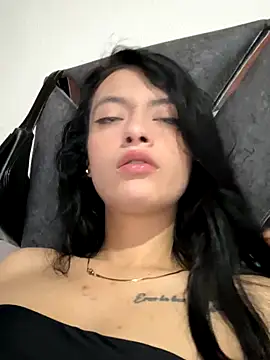 LiaCollings online show from 12/14/25, 01:49