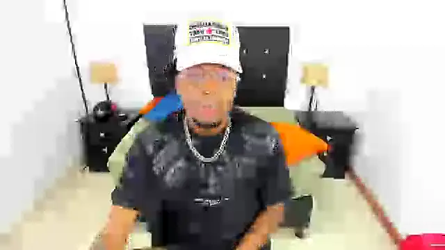 Snapshot of maikol_monstercock chatting on 10/10/25, 02:12 maikol monstercock online show from 10/10/25, 02:12