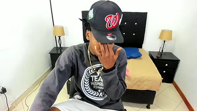 Snapshot of maikol_monstercock chatting on 09/30/25, 05:08 maikol monstercock online show from 09/30/25, 05:08