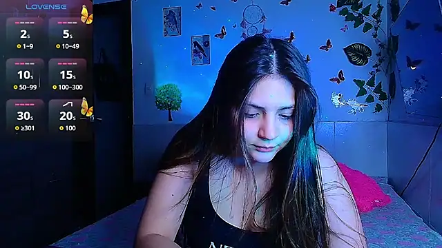 Snapshot of emily_cooper_t chatting on 06/08/26, 12:27 emily cooper t online show from 06/08/26, 12:27
