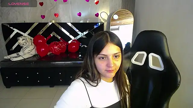 Snapshot of emily_cooper_t chatting on 02/14/26, 07:47 emily cooper t online show from 02/14/26, 07:47