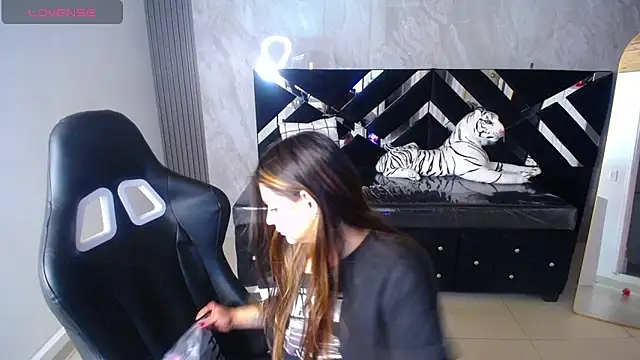 emily cooper t online show from 09/17/25, 03:08