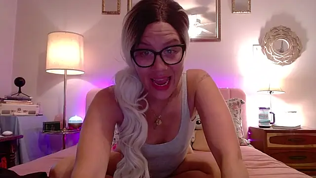 LilaDeliciousXX online show from 11/03/25, 06:29