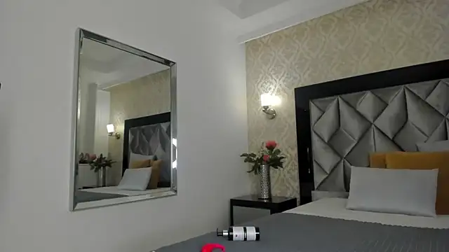Layla Mackenzie online show from 10/06/25, 02:46