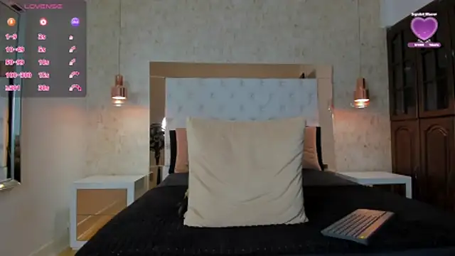 Layla Mackenzie online show from 02/13/26, 04:01