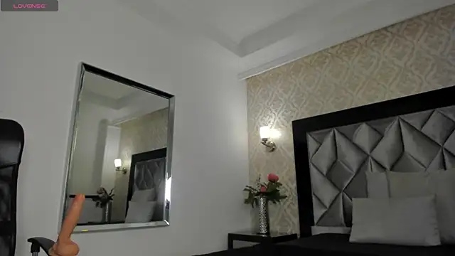 Layla Mackenzie online show from 09/27/25, 02:07