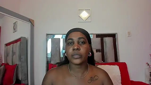 Emilly roaa online show from 04/16/26, 07:03