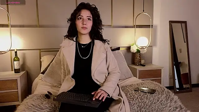 Lina Montclair online show from 03/10/26, 07:51