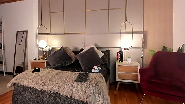 Lina Montclair online show from 02/24/26, 07:26