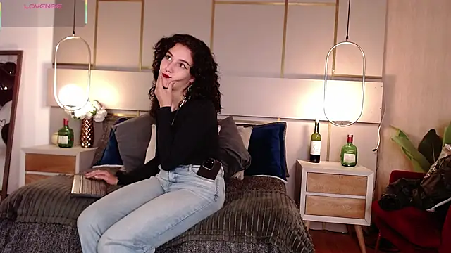 Lina Montclair online show from 11/13/25, 07:29