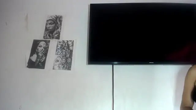 Snapshot of Foxy_Lovex chatting on 10/04/25, 09:05 Foxy Lovex online show from 10/04/25, 09:05