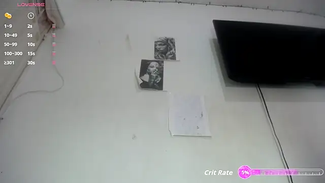 Snapshot of Foxy_Lovex chatting on 11/08/25, 09:07 Foxy Lovex online show from 11/08/25, 09:07