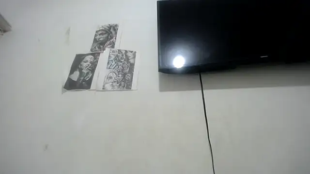 Snapshot of Foxy_Lovex chatting on 10/23/25, 11:47 Foxy Lovex online show from 10/23/25, 11:47