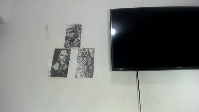 Snapshot of Foxy_Lovex chatting on 09/19/25, 01:42 Foxy Lovex online show from 09/19/25, 01:42