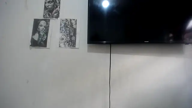 Snapshot of Foxy_Lovex chatting on 12/17/25, 09:20 Foxy Lovex online show from 12/17/25, 09:20