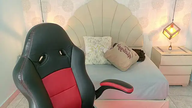 AIXATRISTA1 online show from 10/28/25, 07:57