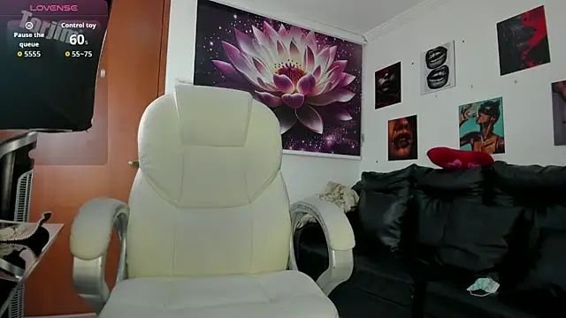 lycoris 19 online show from 11/08/25, 09:07