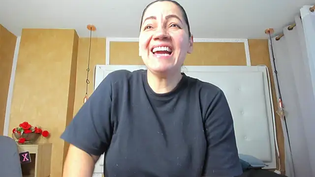 Snapshot of Heidy_milf chatting on 06/30/26, 08:31 Heidy milf online show from 06/30/26, 08:31