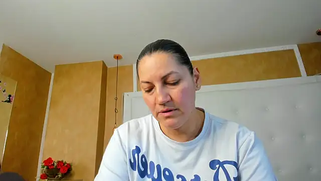 Snapshot of Heidy_milf chatting on 07/13/26, 08:30 Heidy milf online show from 07/13/26, 08:30