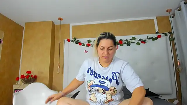 Heidy milf online show from 03/20/26, 07:59