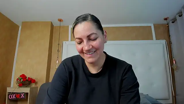 Snapshot of Heidy_milf chatting on 06/19/26, 08:58 Heidy milf online show from 06/19/26, 08:58