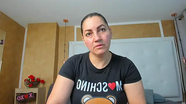 Snapshot of Heidy_milf chatting on 06/26/26, 08:03 Heidy milf online show from 06/26/26, 08:03