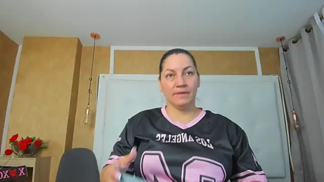 Snapshot of Heidy_milf chatting on 07/17/26, 09:12 Heidy milf online show from 07/17/26, 09:12