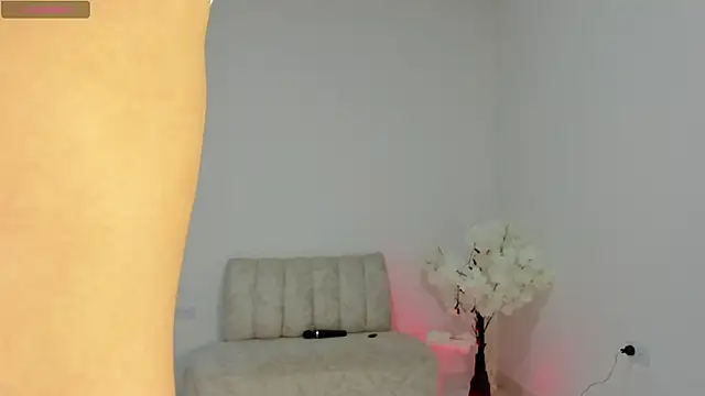 Snapshot of luxurykatty chatting on 09/22/25, 11:11 luxurykatty online show from 09/22/25, 11:11