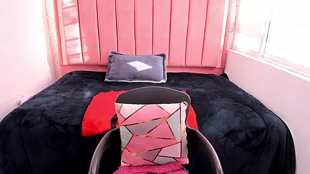 Snapshot of Barbara_fox__ chatting on 11/30/25, 11:44 Barbara fox online show from 11/30/25, 11:44