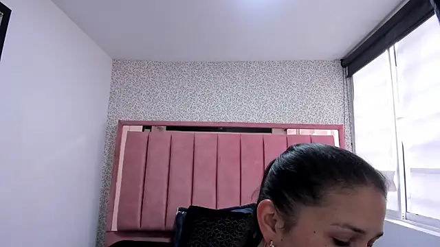 Snapshot of Barbara_fox__ chatting on 11/15/25, 11:58 Barbara fox online show from 11/15/25, 11:58