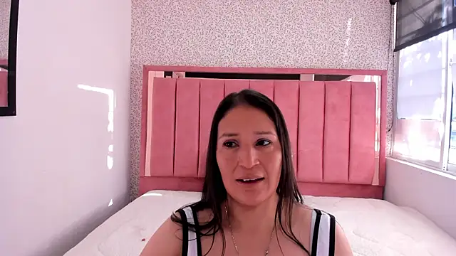 Snapshot of Barbara_fox__ chatting on 11/01/25, 12:10 Barbara fox online show from 11/01/25, 12:10