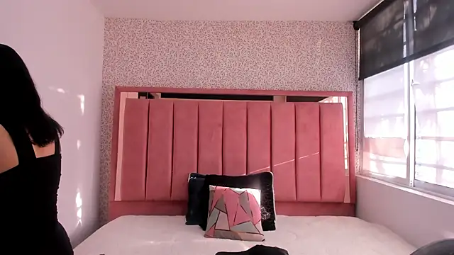 Snapshot of Barbara_fox__ chatting on 11/04/25, 11:58 Barbara fox online show from 11/04/25, 11:58