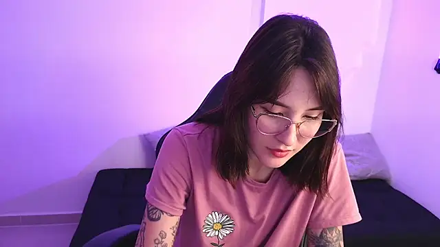 Yulienneg online show from 11/20/25, 03:40