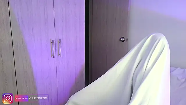 Yulienneg online show from 11/30/25, 11:05