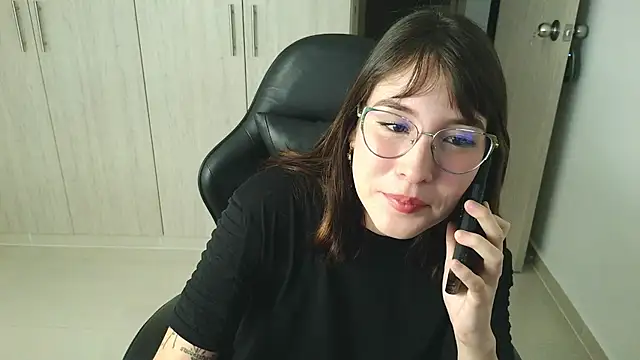 Yulienneg online show from 01/11/26, 12:28