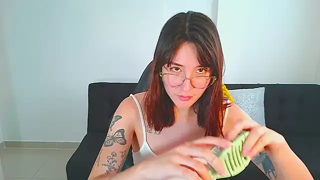 Yulienneg online show from 02/15/26, 10:30