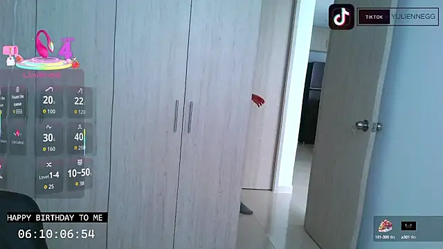 Snapshot of Yulienneg chatting on 09/17/25, 06:54 Yulienneg online show from 09/17/25, 06:54