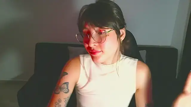 Yulienneg online show from 04/29/26, 01:10